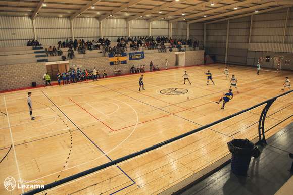 Inauguraron la nueva cancha de futsal del polideportivo de Lezama con la participación de Boca Juniors