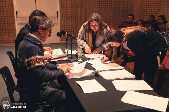 Casa Propia: Familias de Lezama firmaron el boleto de compraventa de terrenos