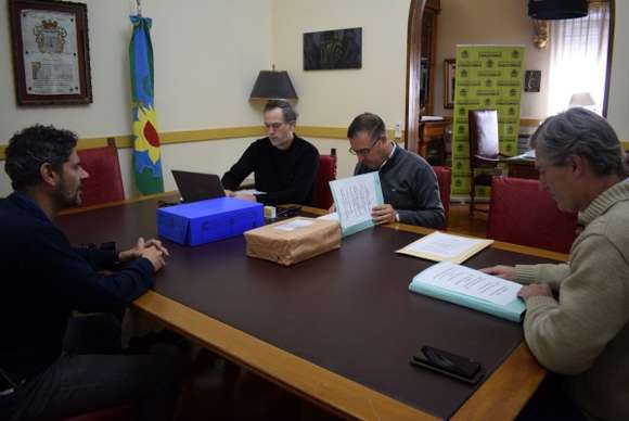 Dos empresas interesadas en la pavimentación de la calle Río Negro y mejoras del barrio Escribano