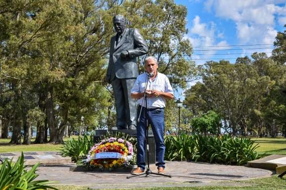 Javier Gastón: “A 39 años de la recuperación de la democracia debemos seguir honrando la figura de Raúl Alfonsín resaltando su significado histórico, político y social”
