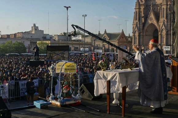 Misa en Luján: Poli pidió “que los gobernantes busquen ser instrumento de encuentro entre los argentinos”