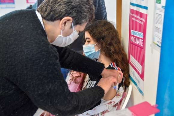 Marcela Arias: “Ante el aumento de los casos de covid-19, recomendamos aplicarse los refuerzos de vacunas”