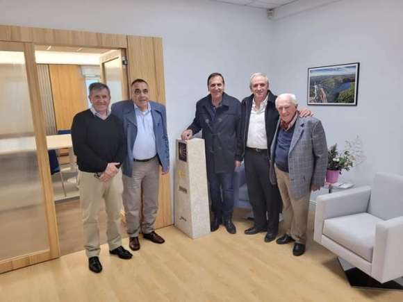 El intendente Javier Gastón continúa en su visita oficial en España