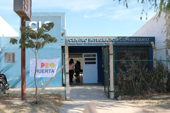 Más de 50 vecinos retiraron sus kits de semillas de la temporada otoño-invierno