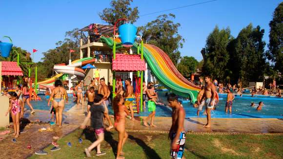 2 mil niños y niñas que participaron del carnaval infantil disfrutaron de una jornada recreativa en Puerto Aventura