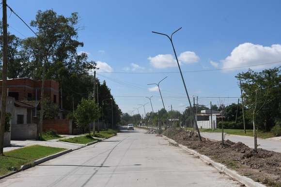 Trabajan en el nuevo alumbrado led para la calle Colombia