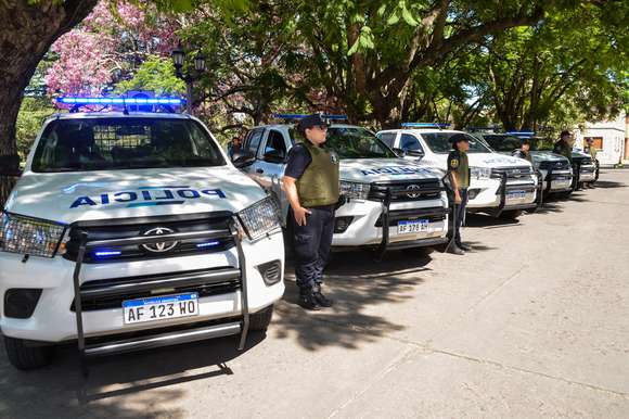 Chascomús cuenta con cinco nuevas camionetas Toyota Hilux 4×4 para la Policía Comunal