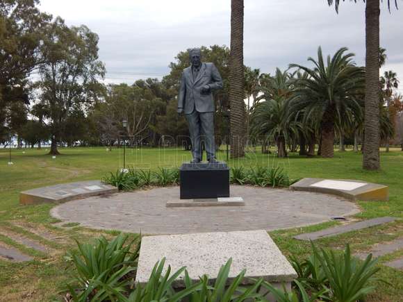 Este viernes en Chascomús se hará un homenaje a Raúl Alfonsín y reconocimiento a intendentes del radicalismo