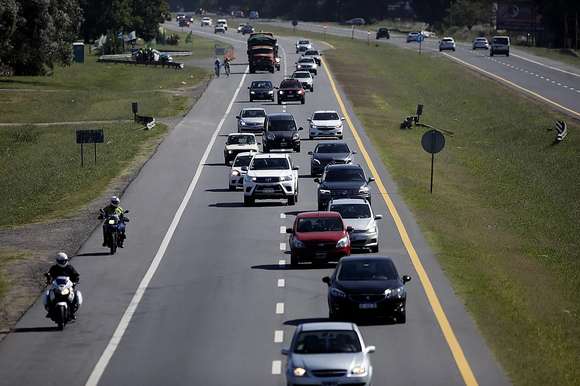 Intenso tránsito en las rutas bonaerenses por el inicio del feriado largo