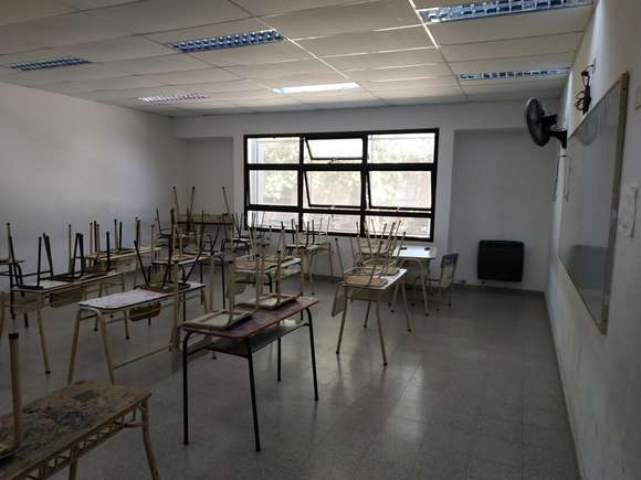 GREMIOS DOCENTES Y ESTATALES NO MARCARON POSTURA: Clases sin ventilación en varias escuelas de nuestra ciudad en medio de la ola de calor