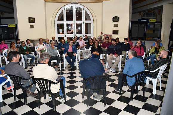El intendente Gastón compartió un encuentro con vecinos de barrio Fátima