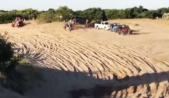 Villa Gesell: Despiste de un jeep en el Safari Arena mata a un espectador e hiere de gravedad a su pareja