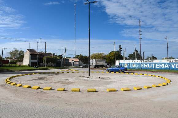 Tránsito más fluido y seguro: Finalizan trabajos en la nueva rotonda de Machado y Escribano