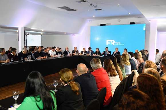 Mesa del Frente Renovador: Massa pidió por una estrategia electoral que le dé “sustentabilidad” al Gobierno