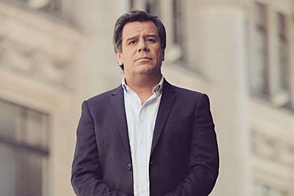 Manes presentó su precandidatura a presidencial por la lista “Dar el paso”