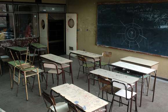 Jueves sin clases, con hospitales “a medias” y sin atención en la administración pública