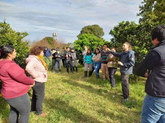 Anuncian capacitación sobre el mantenimiento de plantas frutales en el Vivero Municipal