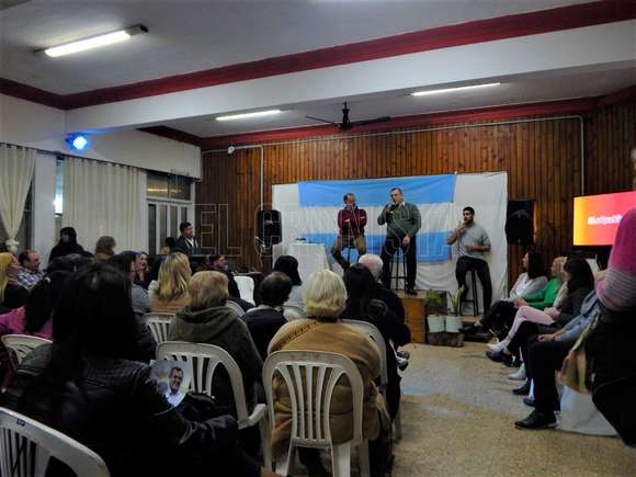 Ayer, Santiago Dos Santos presentó oficialmente la Lista 10 de Juntos por el Cambio