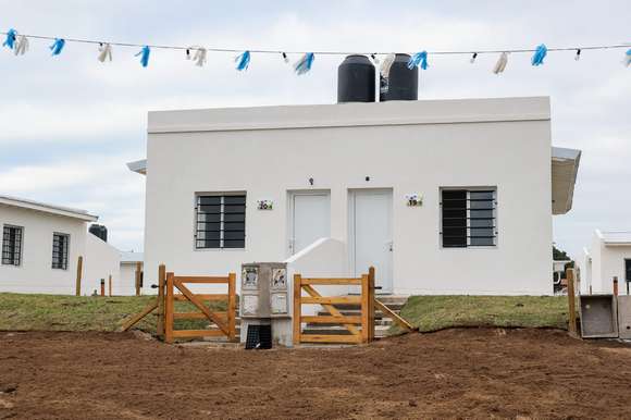 Villa Gesell: se entregaron viviendas y se otorgaron lotes con servicios financiados por el Gobierno Nacional