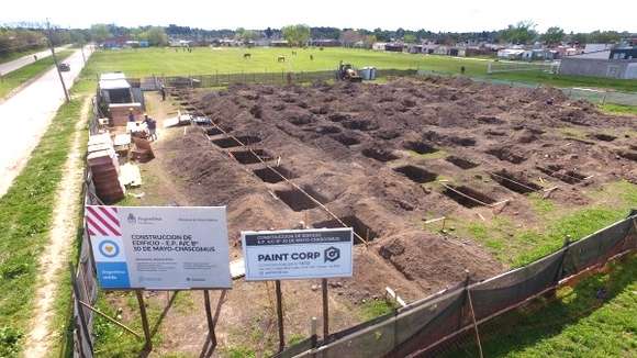 Educación pública: Avanzan los cimientos de la escuela primaria en el barrio 30 de Mayo
