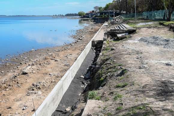 Avanza la reparación y mantenimiento de murallas en el sector costanero