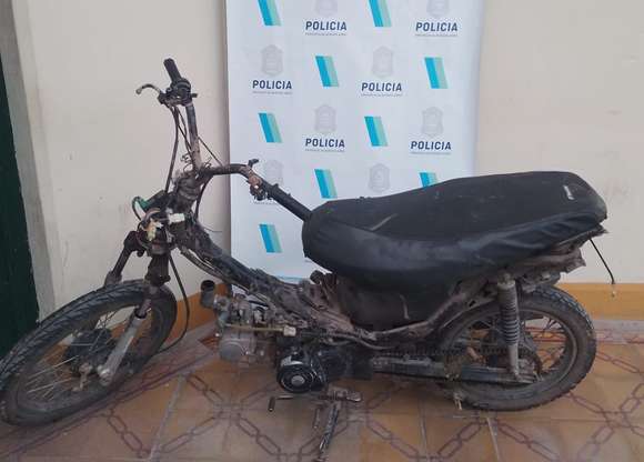Se recuperó una moto sustraída ayer de calle Perú