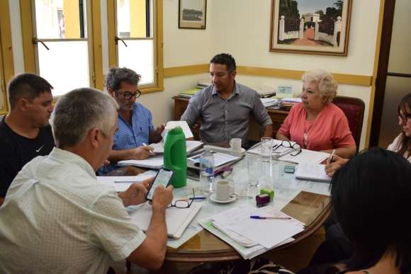 El ejecutivo municipal mantuvo ayer reunión con representantes gremiales