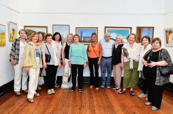 Quince vecinos exponen sus obras en Casa de Casco