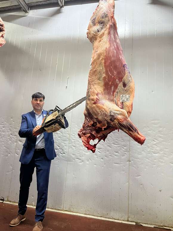 Echarren: “En Castelli usamos la motosierra para cortar asado y carne a 2.900 pesos”