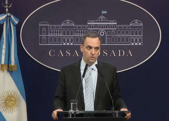 El Gobierno mete presión y dice que podría descontar el día a los estatales que paren