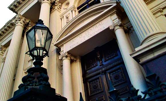 El BCRA no se cierra: el Gobierno le pide US$ 3200 millones para pagar deuda