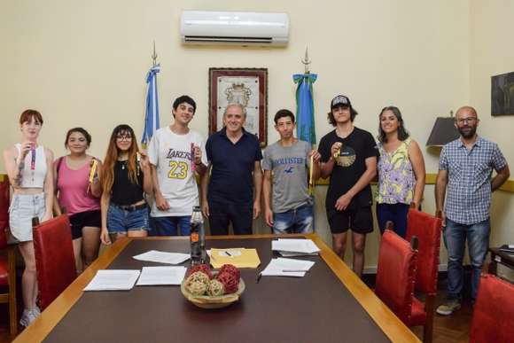 El intendente entregó las llaves a los nuevos integrantes de la residencia universitaria de Chascomús en La Plata