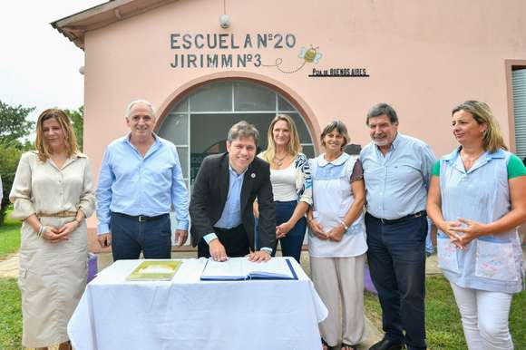 Kicillof visitó Chascomús y anunció el comienzo de las clases secundarias en Don Cipriano
