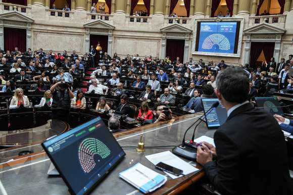Cuál es el camino que debe seguir la Ley Ómnibus tras su aprobación en general en Diputados