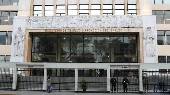 Los gremios docentes de la CGT suspendieron el paro tras el llamado a discutir salarios