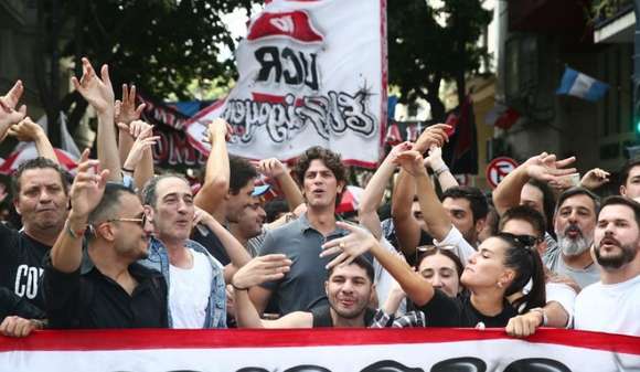 Lousteau sigue sumando respaldos partidarios luego de su voto en contra del DNU