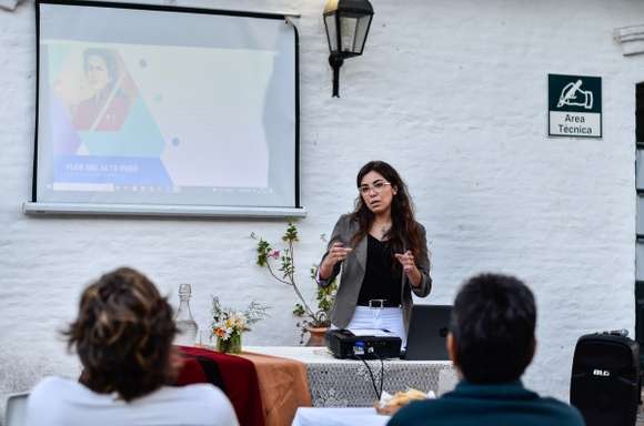 Charla debate “Mujeres de la historia y el folklore” en el Museo Pampeano
