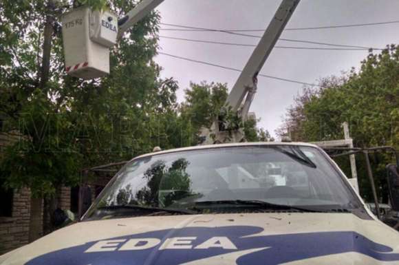 Una decena de barrios de Chascomús sin luz tras la fuerte tormenta de este sábado