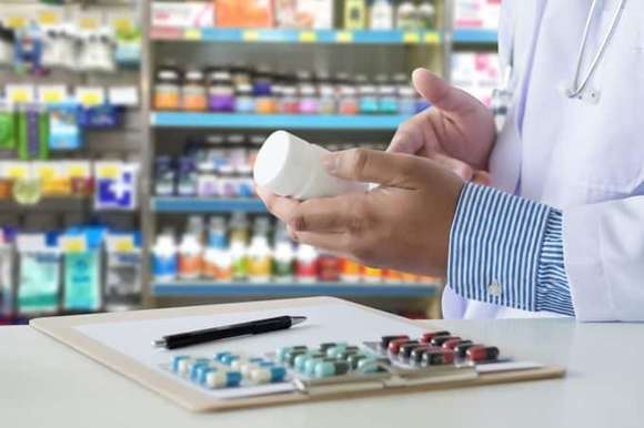 DNU: la Justicia suspendió los cambios en la actividad de farmacéuticos y se cae la venta de medicamentos en kioscos