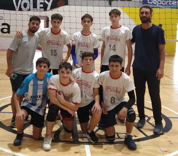 Juegan los equipos femeninos y masculinos de vóley del club de Pelota Chascomús