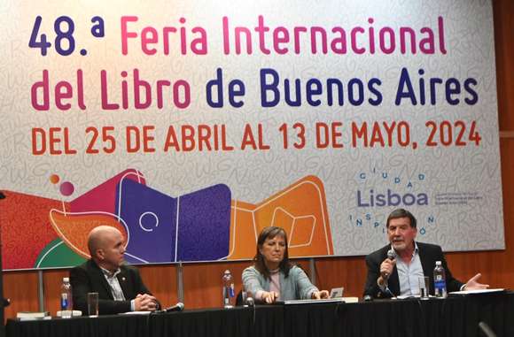 Sileoni: “Invertir o recortar en libros resume el orden de prioridades de un Gobierno”