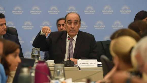 Francos reemplaza a Posse y Jefatura de Gabinete absorbe a Interior