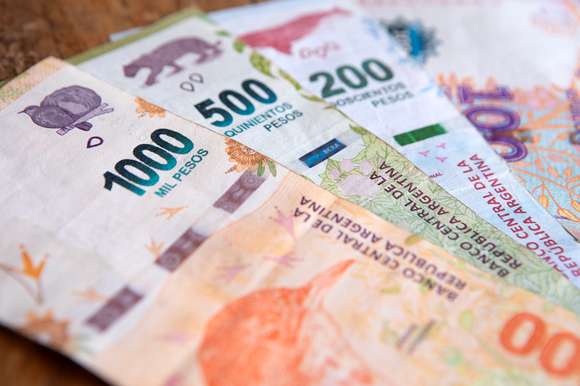 El Gobierno oficializó la suba del salario mínimo: en mayo será de $234.000