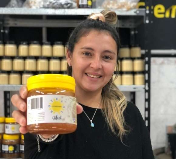 Miel de Chascomús al mundo: La familia Sarena se prepara para la feria Caminos y Sabores