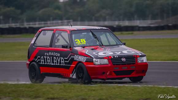 Juanchi Gárriz sube nuevamente al podio tras una vibrante carrera en el Mouras de La Plata