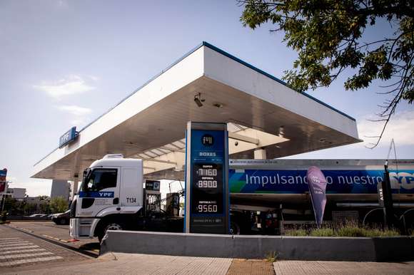 Al final, los combustibles aumentaron 4%: ¿cuáles son las otras subas del mes?