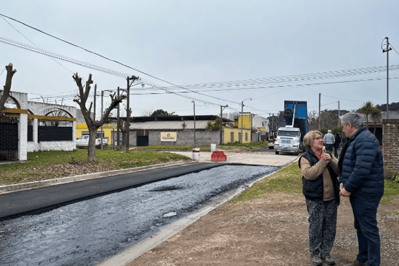 Comenzaron las obras de asfaltado en la calle Bartolomé Correa