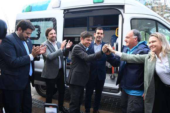 Dolores: La Provincia puso en funcionamiento una ambulancia y distribuyó escrituras gratuitas