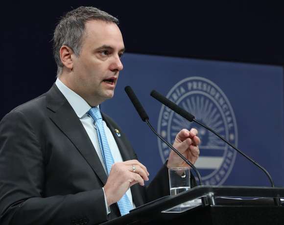 El gobierno avanza con la reglamentación de la Ley Bases: “No se pierdan el Boletín Oficial”