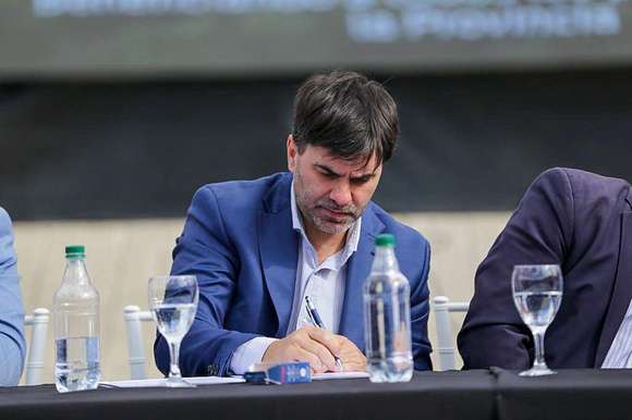 El intendente de Castelli advirtió que hay récord de negocios cerrados y eximirá a comerciantes del pago de tasas